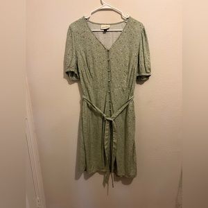 Universal Thread size small color mint green